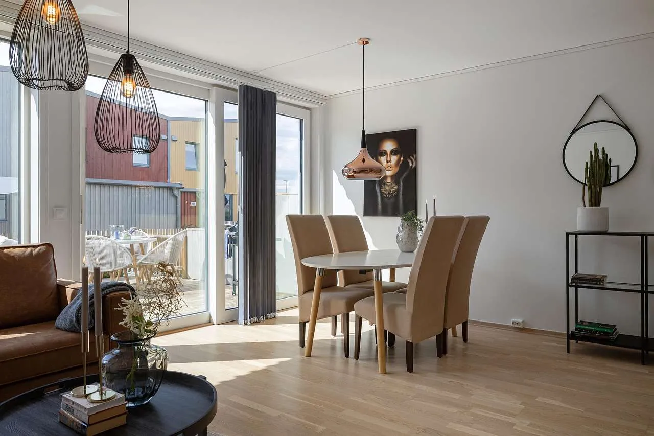 Home Window Tinting: Benefits, Types, and Installation Guide